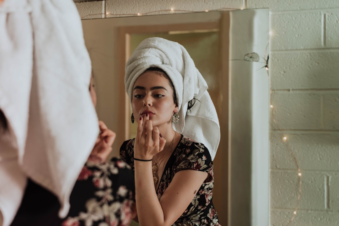 Hautpflege Routine Morgens Schritt Fuer Schritt Foto 30ba