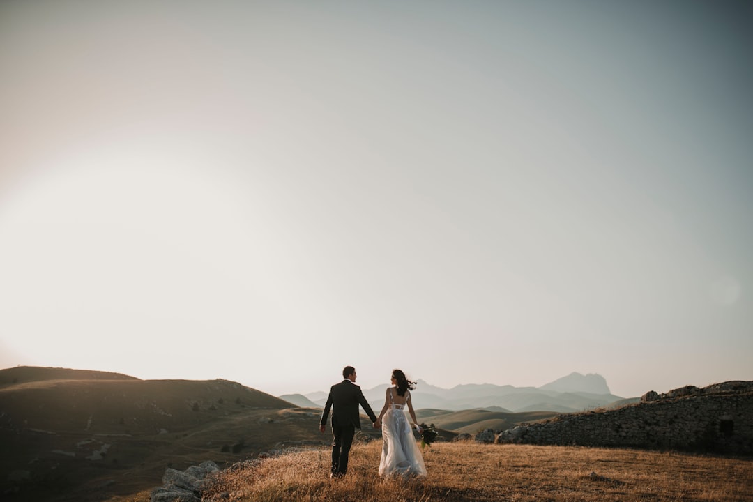Hochzeitspaar Bei Sonnenuntergang Bild 4e8f