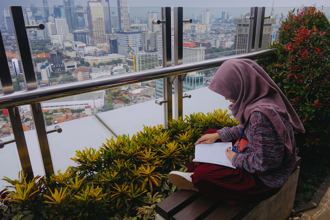 Detail Ilustrasi Pemandangan Alam Untuk Buku Number 11