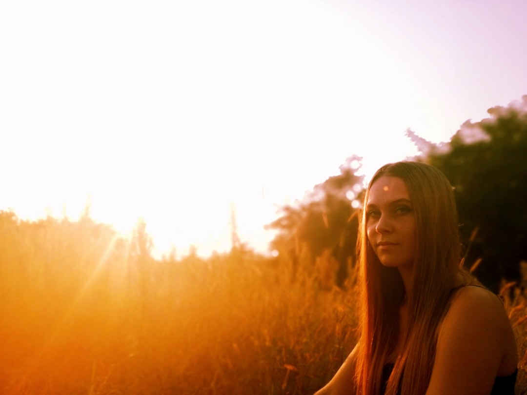 Goldene Stunde Portrait Im Urlaub Natuerliche Lichtstimmung Bfed
