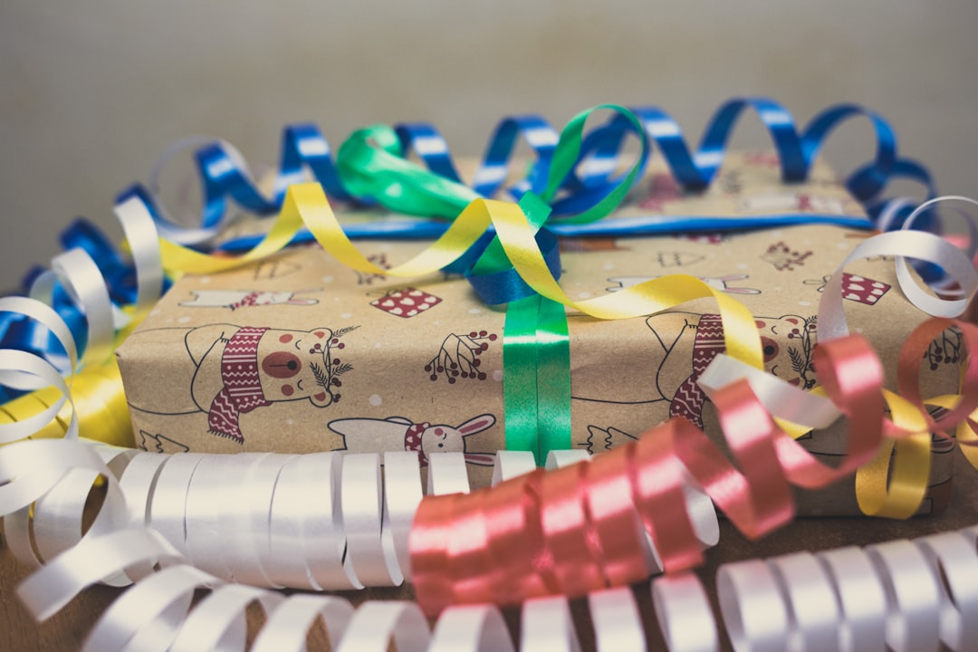 Geburtstag Geschenke Stapel Bunt Schleife Ec63