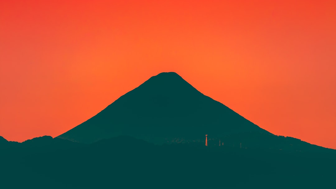 Detail Ilustrasi Gunung Vector Minimalis Number 14