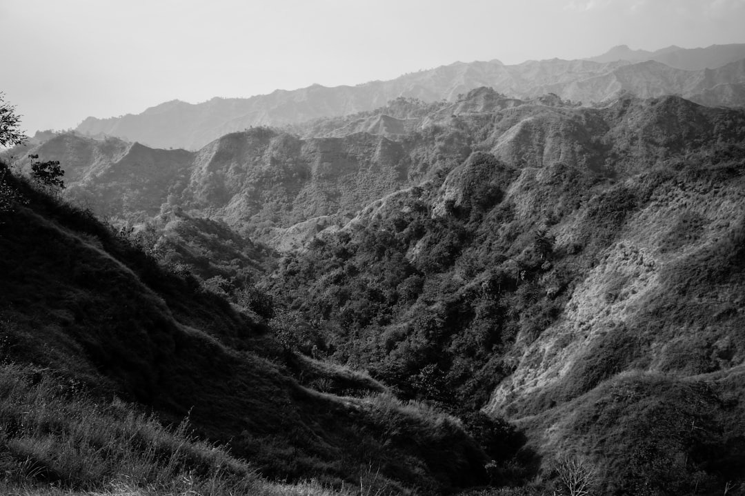 Detail Gambar Gunung Minimalis Hitam Putih Number 8