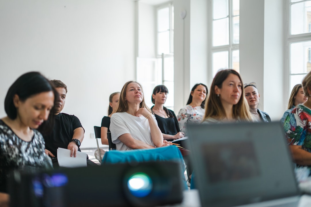 Fortbildung Lehrkraefte Sitzen Im Workshop Foto D4dd