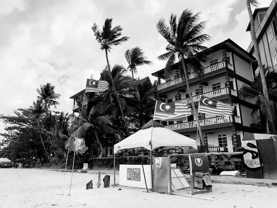 Detail Gambar Pantai Vintage Untuk Wallpaper Number 6