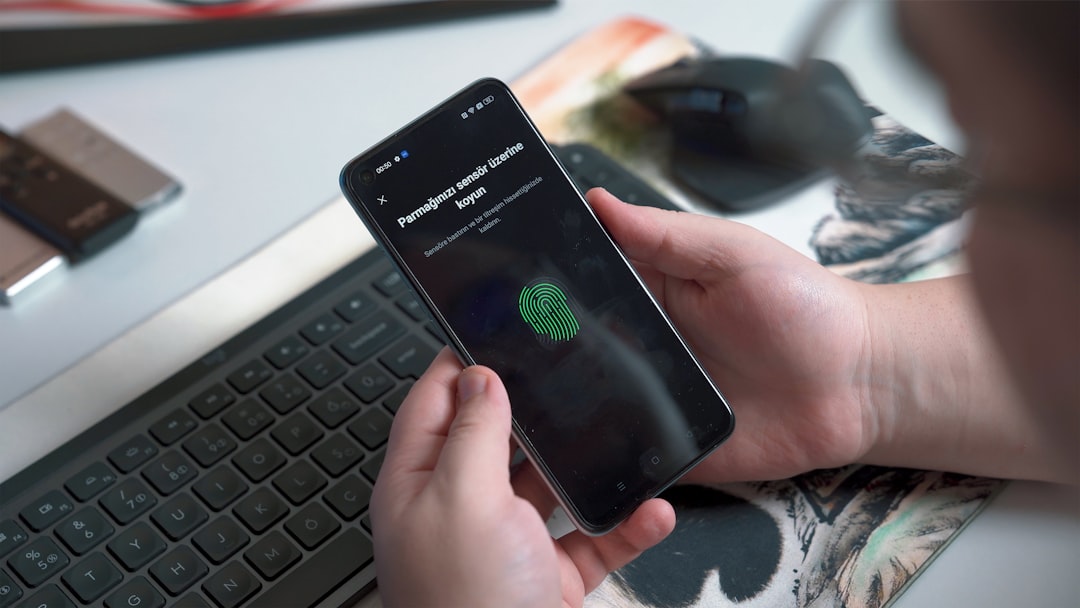 Zwei Faktor Authentifizierung Sms Code Am Handy Foto 3021