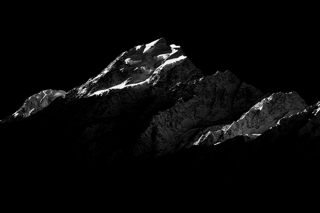 Detail Gambar Gunung Minimalis Hitam Putih Number 13