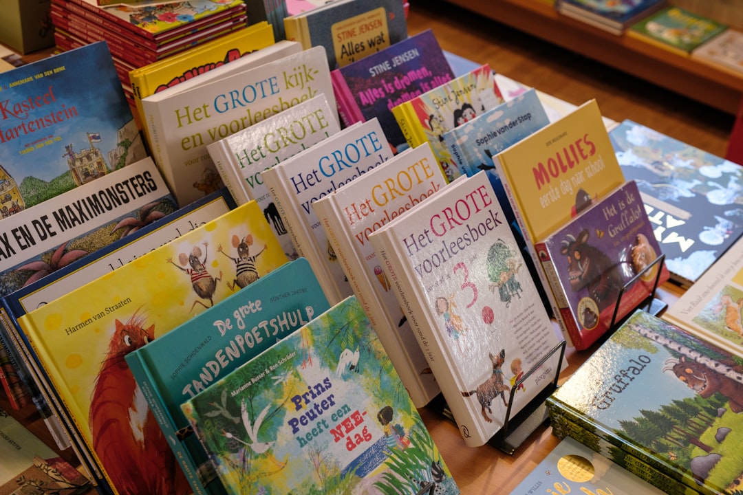 Kinderecke Bibliothek Bunte Bilderbuecher Foto C5c9