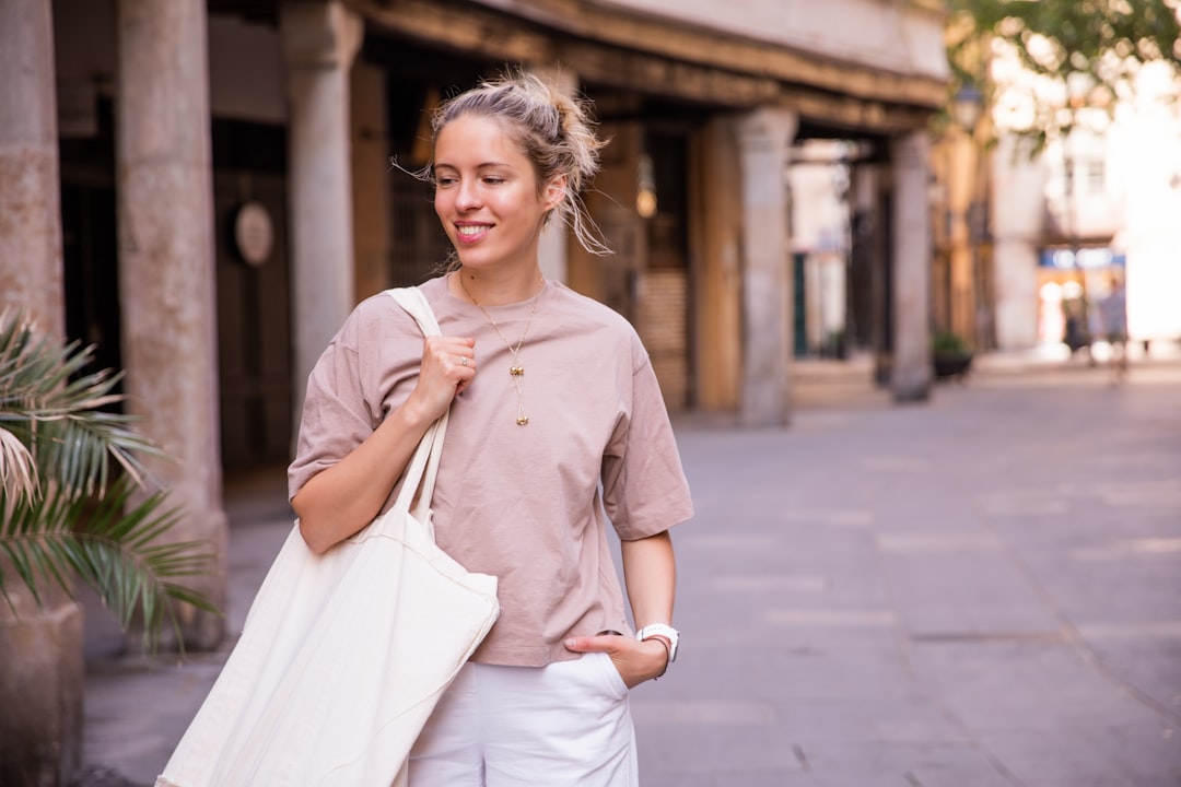 Minimalistische Outfits Beige Weiss Street Foto 498e