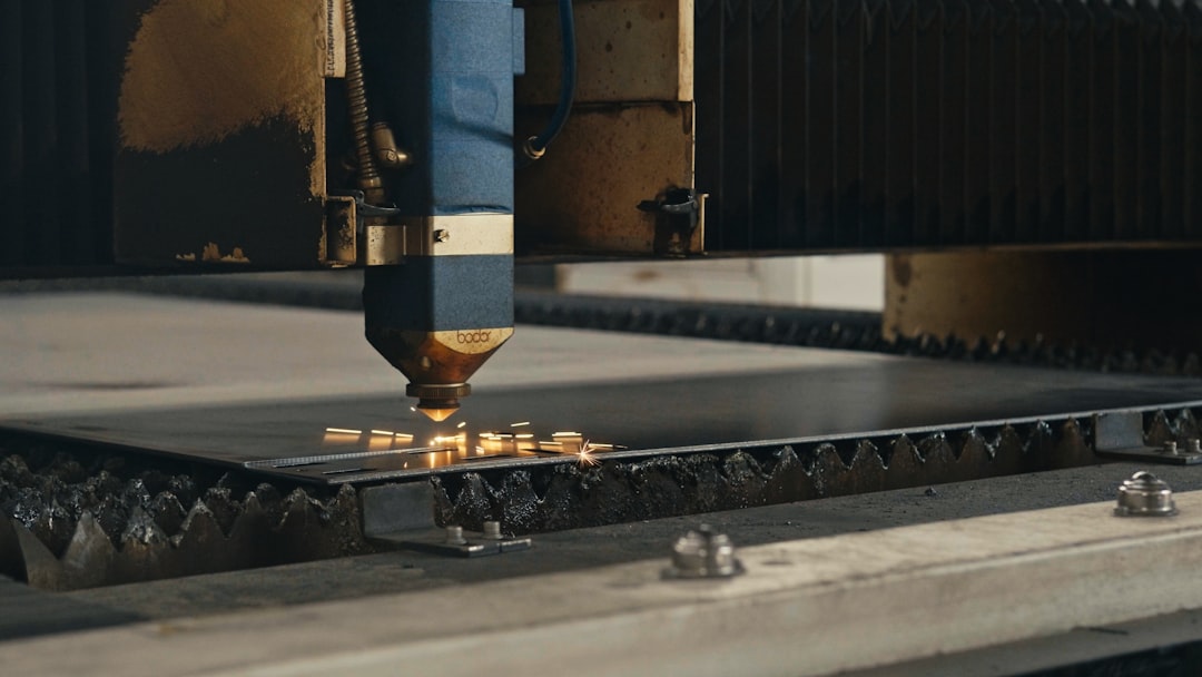 Metallplatte Wird Mit Laser Geschnitten Foto 1300
