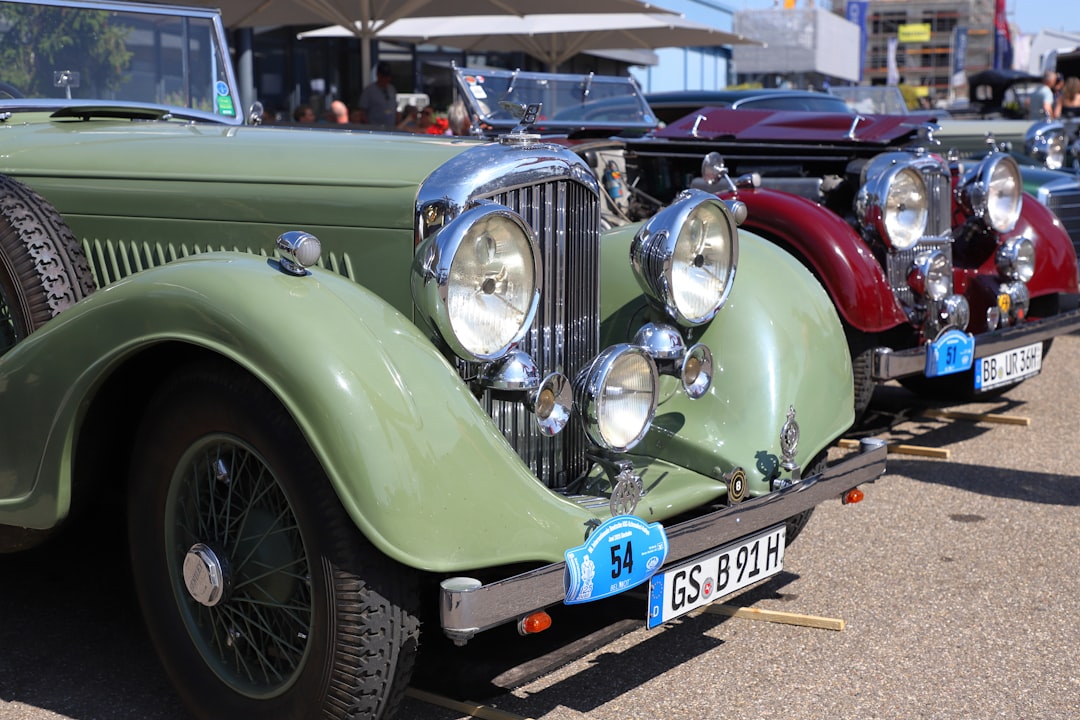 Historisches Fahrzeug Bei Oldtimer Treffen Bild 276b